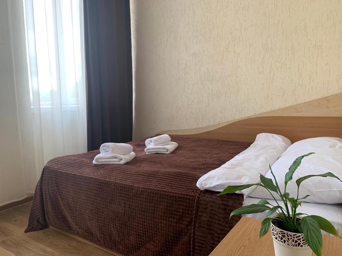 Hotel Femina ジトームィル エクステリア 写真