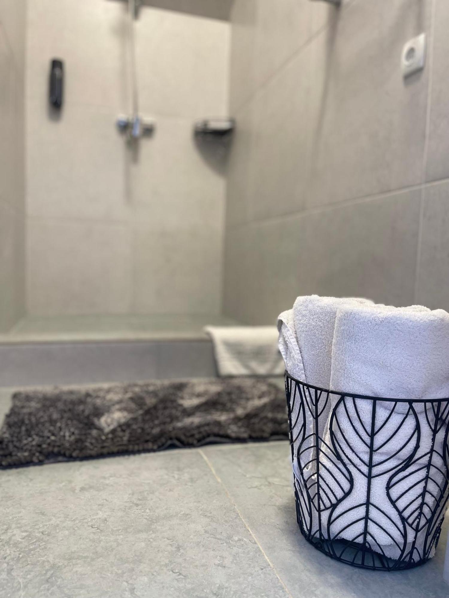 Hotel Femina ジトームィル エクステリア 写真