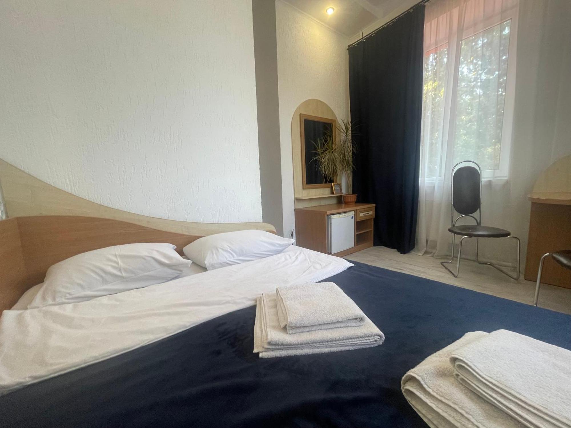 Hotel Femina ジトームィル エクステリア 写真