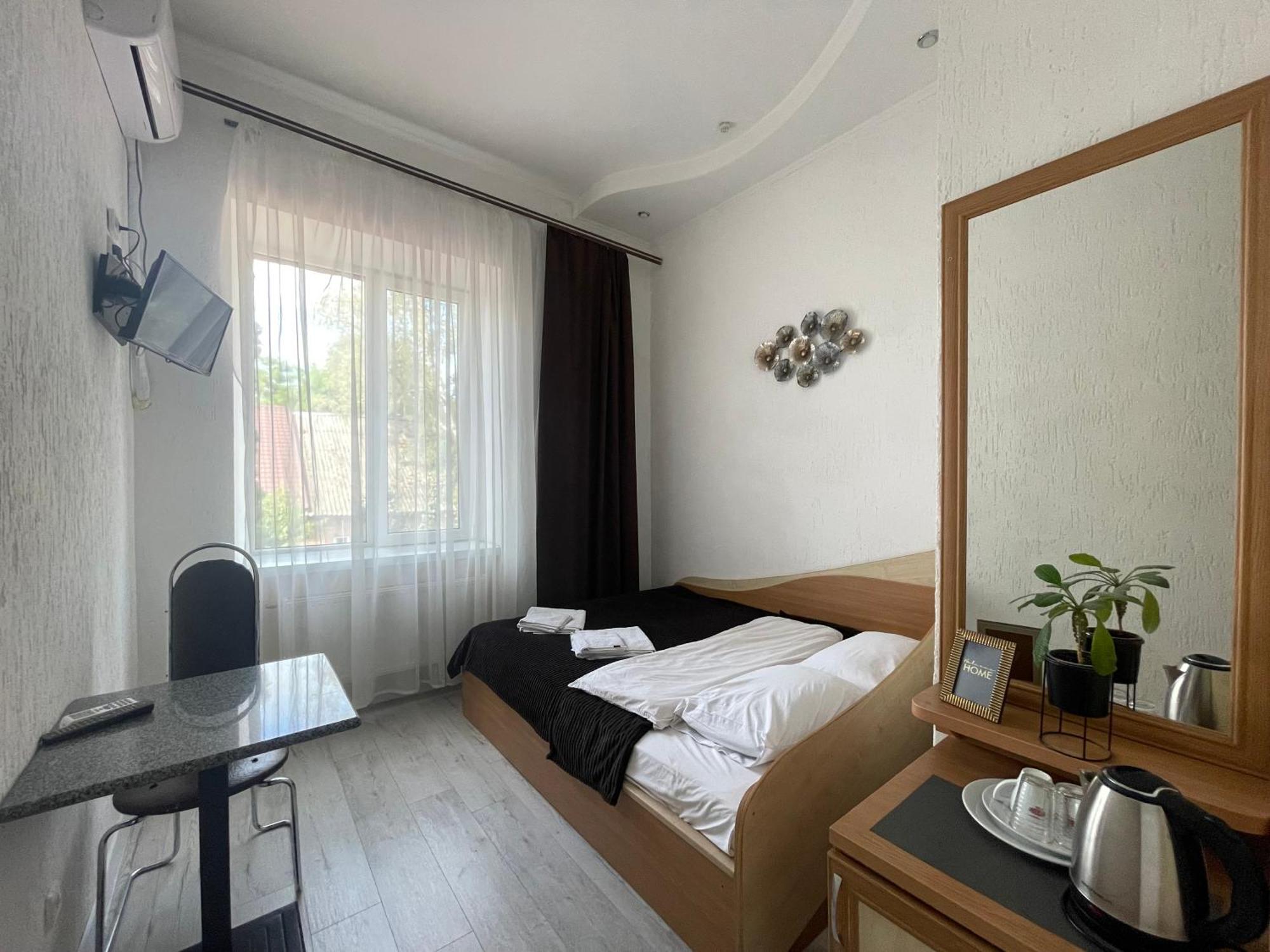 Hotel Femina ジトームィル エクステリア 写真